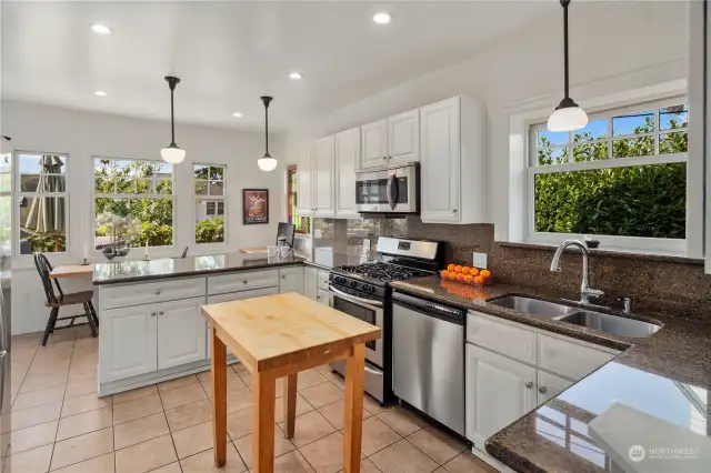 Very well laid out kitchen.