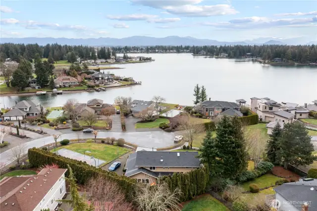 Enjoy the benefits of living in a neighborhood with waterfront access, parks, community pool, golf course, bike lanes, private roads, natural outer island and more!