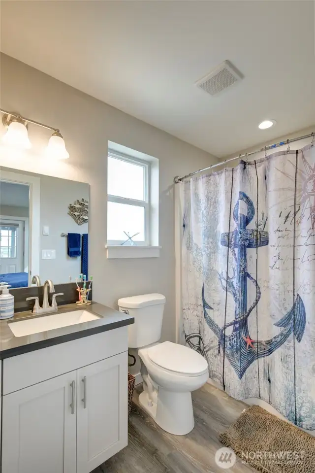 And the en-suite bathroom.