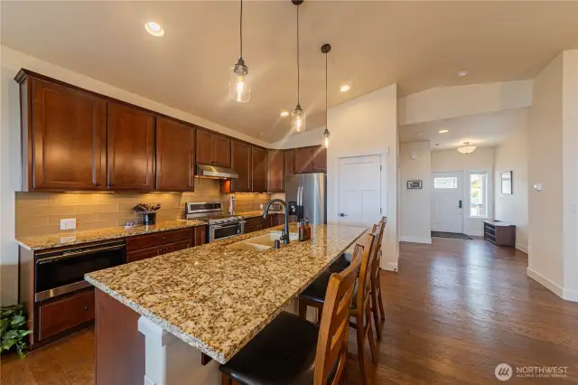 Eat In Kitchen with Center Island and Pantry