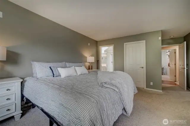 More primary bedroom