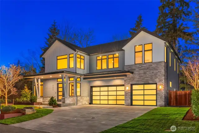 Large driveway perfect for dinner party nights