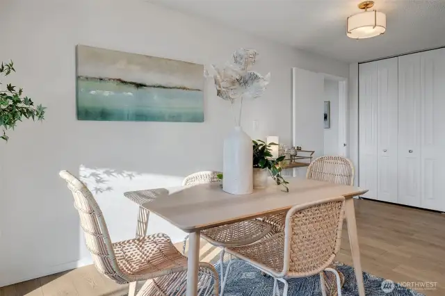 Invite friends over for dinner and a relaxing lake view.