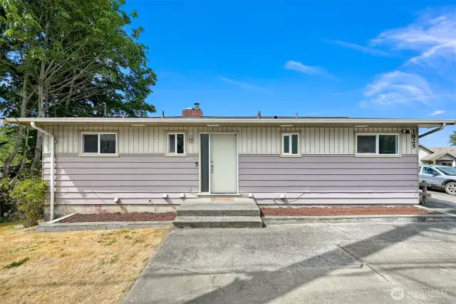 Welcome to this turnkey duplex!