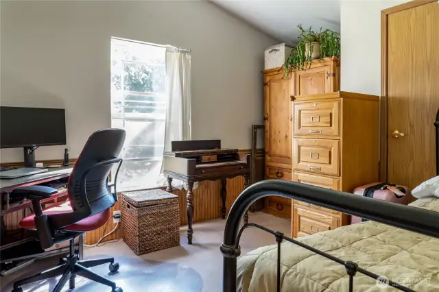 2nd bedroom