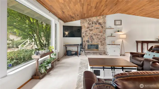Living Room (Main)