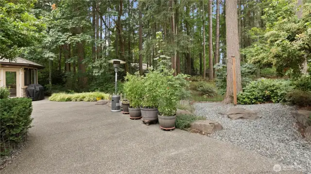 Patio + Perfect for garden parties and out door entertainment.