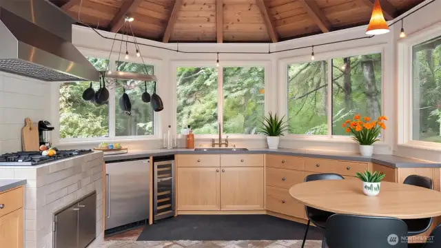 Quality outdoor kitchen / studio.