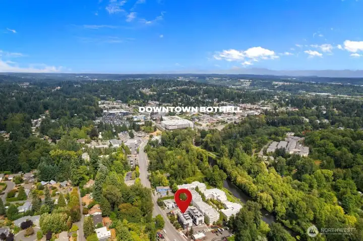 Great Bothell location! Steps from the Sammamish River Trail & easy access to the major arterials & public transportation.