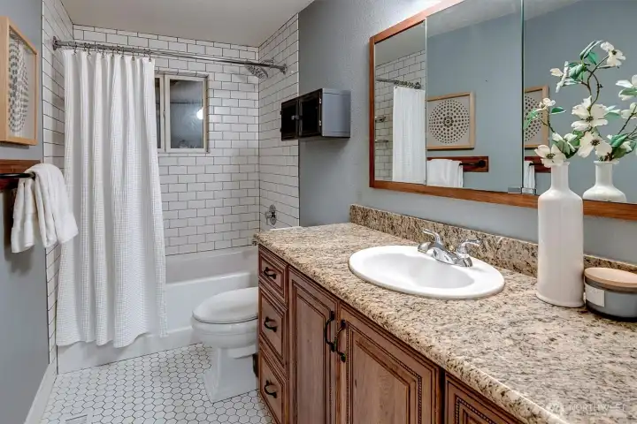Stylish bathroom with modern fixtures and clean, timeless finishes