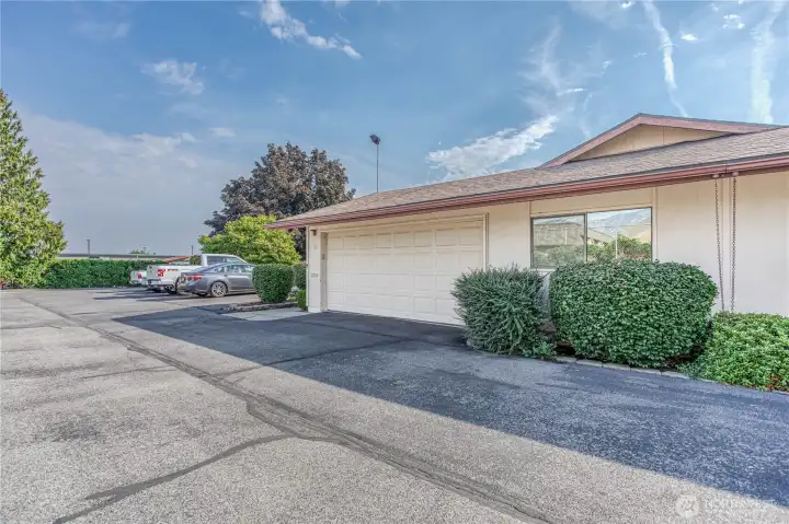 Two car garage w shop