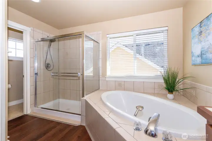 Separate shower and tub for comfort