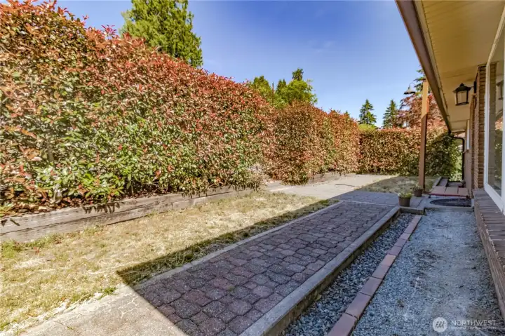 Super private front yard