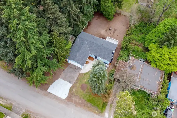 Large 8100sq ft lot with DADU & ADU potential!