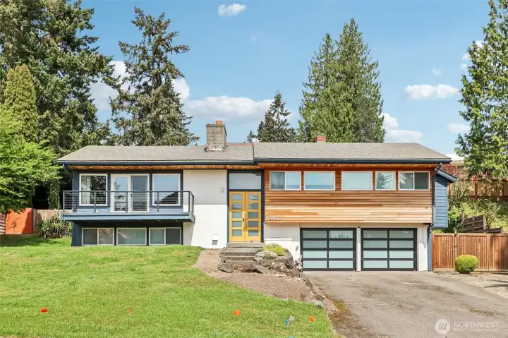 Front of house (garage and driveway)