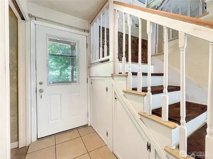 Back door. Back door.