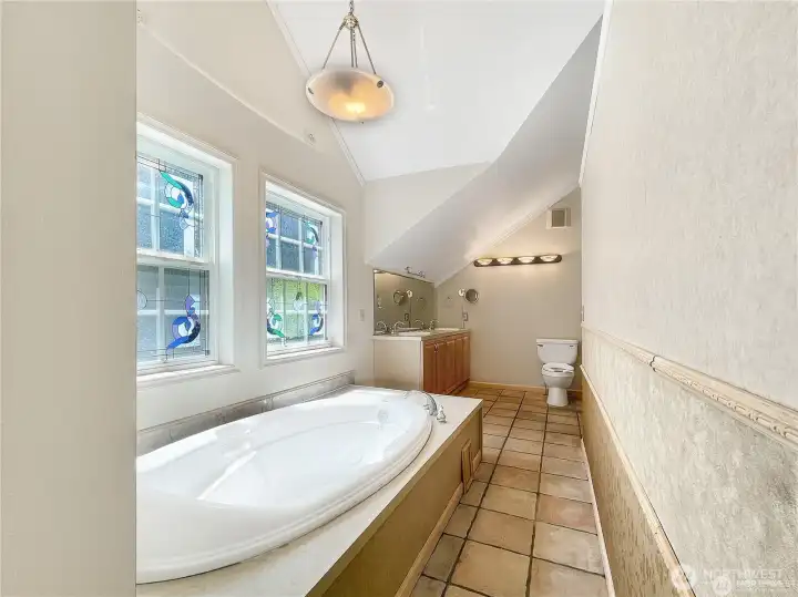 Primary bath, soaking tub, double sinks Primary bath, soaking tub, double sinks