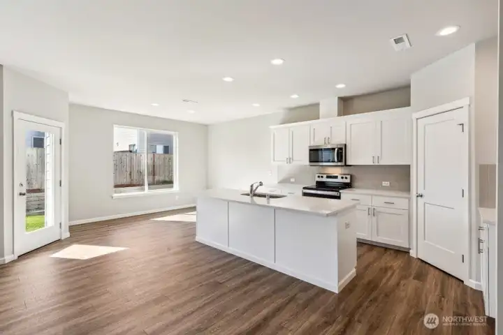 This is a presale home. Photos of the same floorplan in the community. Colors and features will vary. This is a presale home. Photos of the same floorplan in the community. Colors and features will vary.