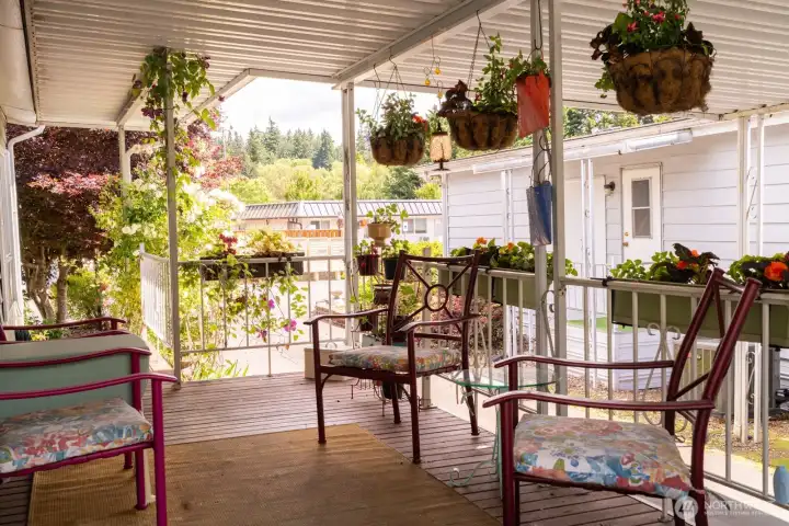 Extra space on your patio to visit with friends and neighbors! Extra space on your patio to visit with friends and neighbors!