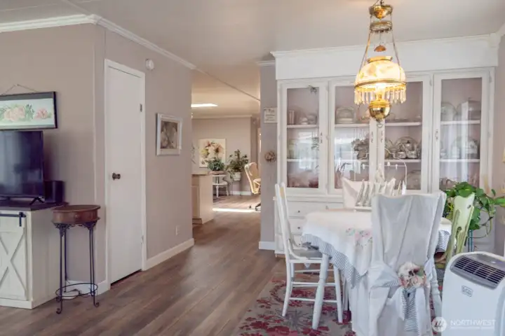 Transition from the living room to the dining room or another space for an office to the kitchen and second living room! Transition from the living room to the dining room or another space for an office to the kitchen and second living room!