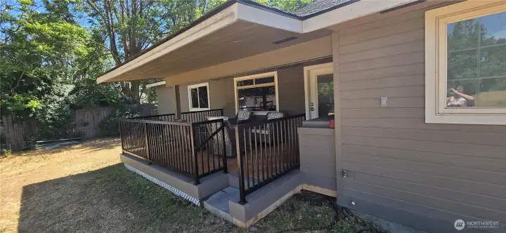 Rear covered deck area