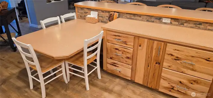 Perfect eating area in kitchen