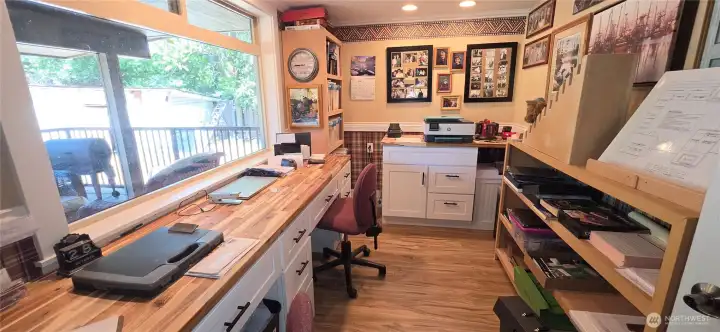 Bonus den/office space