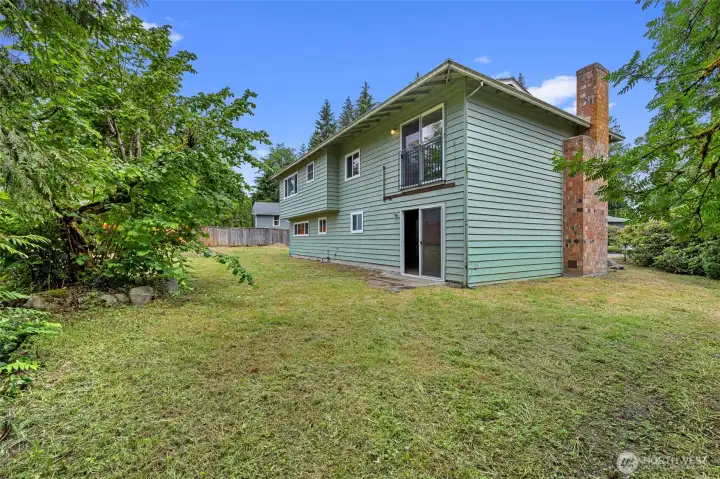 Back Yard with SOOOOO Much Room! Back Yard with SOOOOO Much Room!