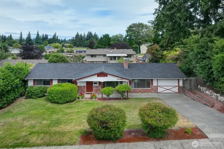 Terrific one level home on a veery quiet dead end street Terrific one level home on a veery quiet dead end street
