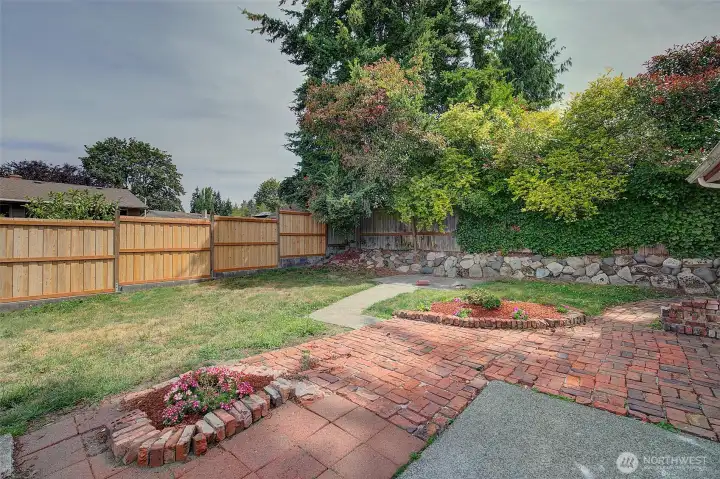 Another angle of rear yard Another angle of rear yard
