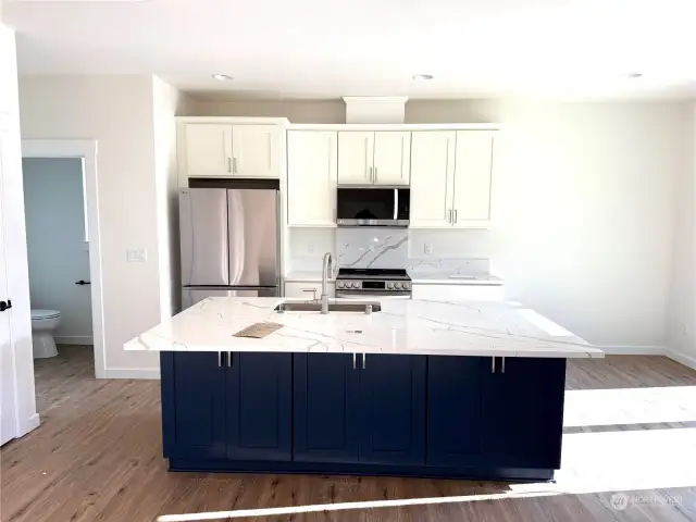 kitchen, island, all appliances included