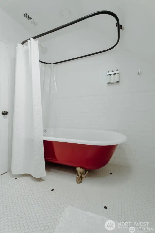 Private bath for Room 3