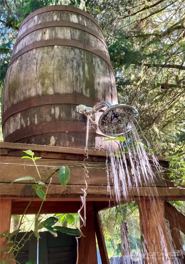 Wood barrel shower