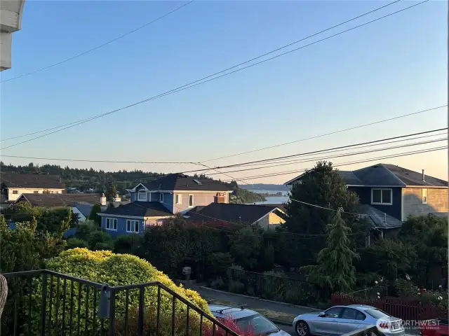 Watch the tides in the distance, and the ever-changing sky. Discovery park adds another element to this home connected to nature.