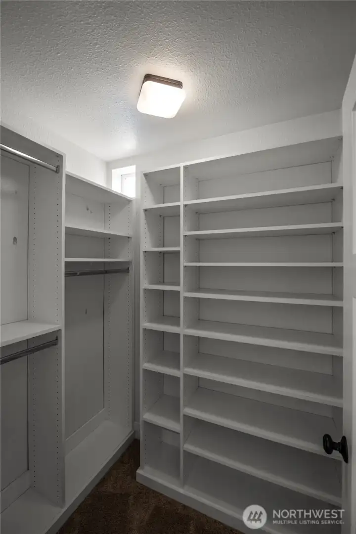 Better look at the primary closet.