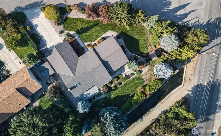 Beautiful lot on a quiet cul-de-sac and backs up to the canal.