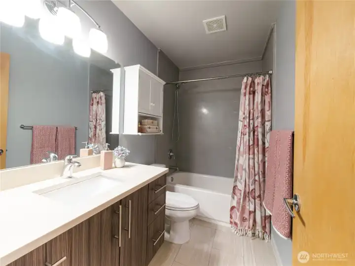 Wallway bath