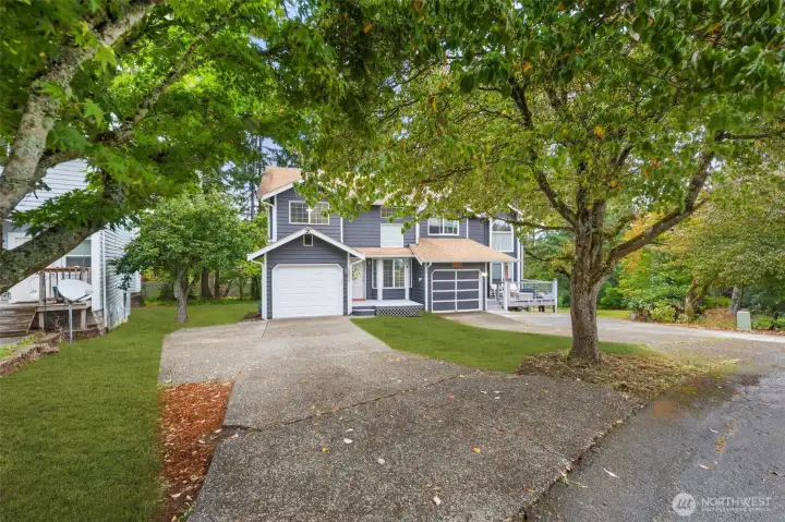 Driveway view.