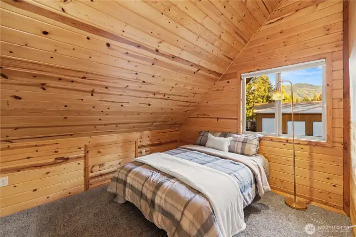 Bed 3, with Tongue-and-Grove Ceiling Paneling