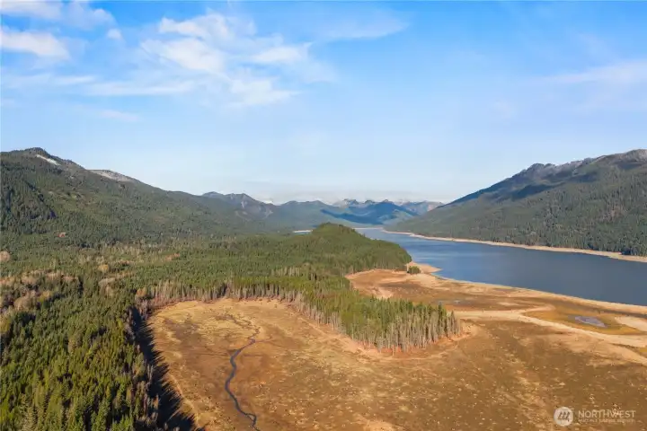 Direct Trail Access to Lake Kachess for Motor Boats & More!