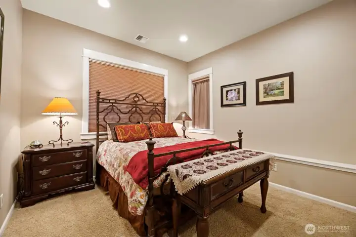 The third bedroom is on the lower level and has also got stunning views of the bay (the blinds were just closed during the photo shoot). It has a spacious walk-in closet as well.