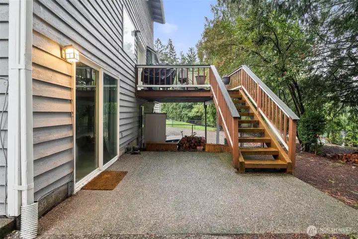 Enjoy your back patio and deck! Perfect for summer BBQ's!