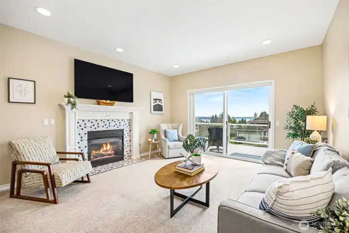 Look at the stunning view in this cozy bonus room adjacent to the kitchen.
