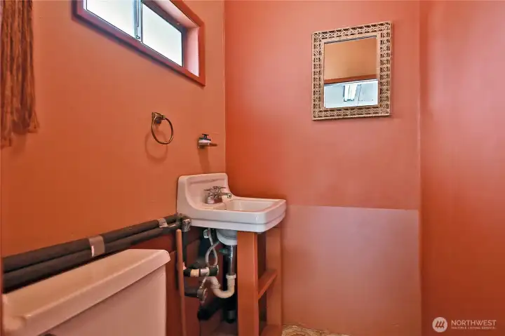 Half bath in the garage. Half bath in the garage.