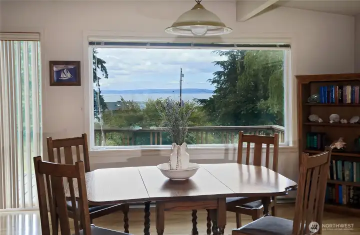 Enjoy memorable meals with a view. Enjoy memorable meals with a view.