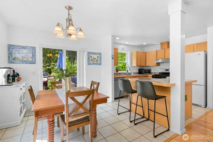 Kitchen w/ dining space