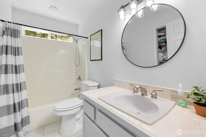 Upstairs full bath