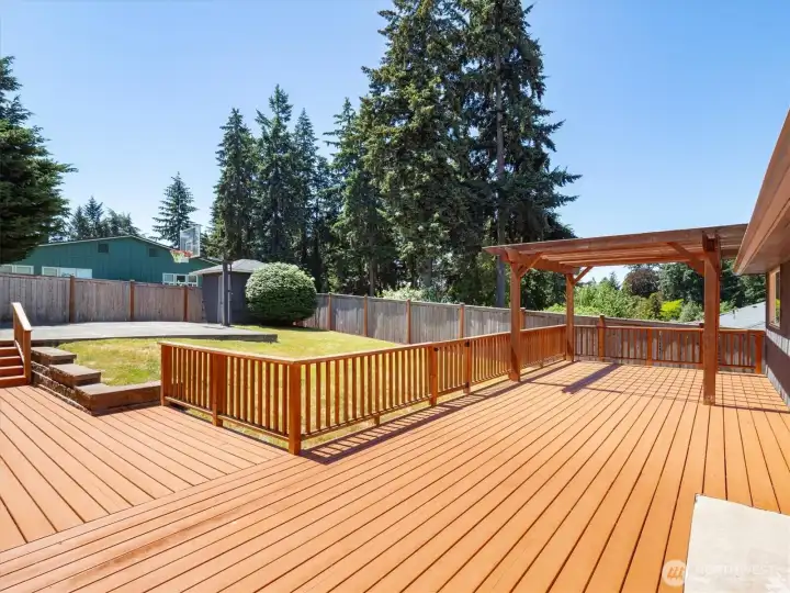 Deck without virtual staging.