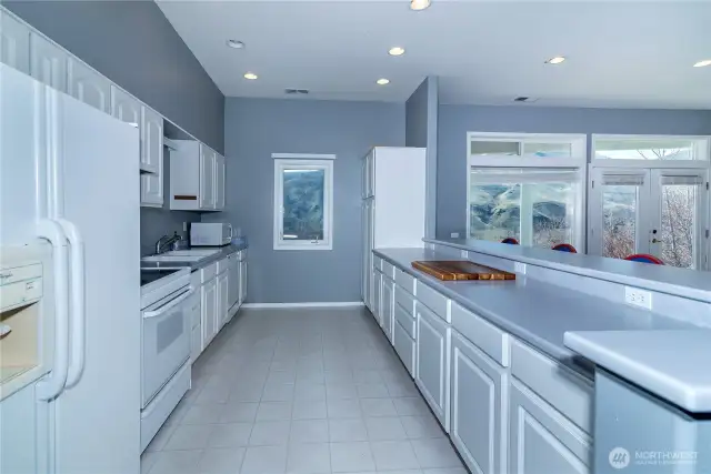 Downstairs 2nd kitchen