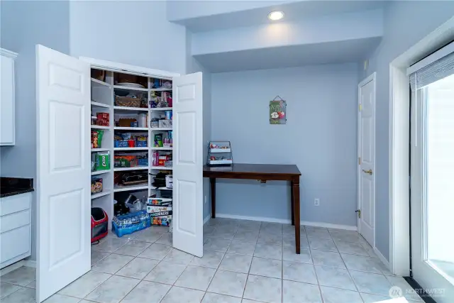 Dining are off kitchen and large walk-in pantry